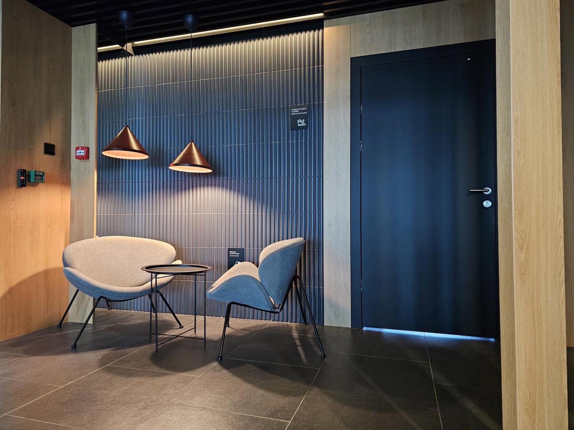 Urban Apartments: Luxury Skyline Living with Wellness Amenities Katowice Exterior photo