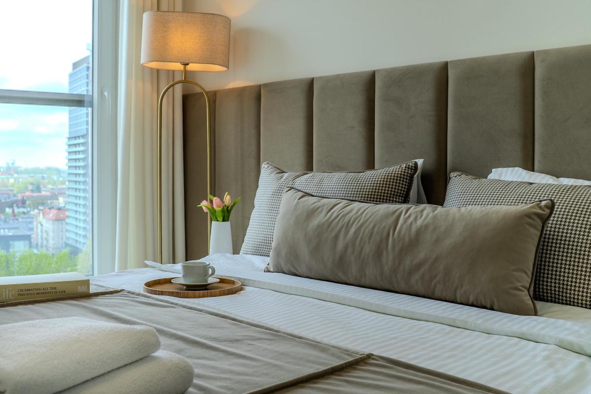 Urban Apartments: Luxury Skyline Living with Wellness Amenities Katowice Exterior photo